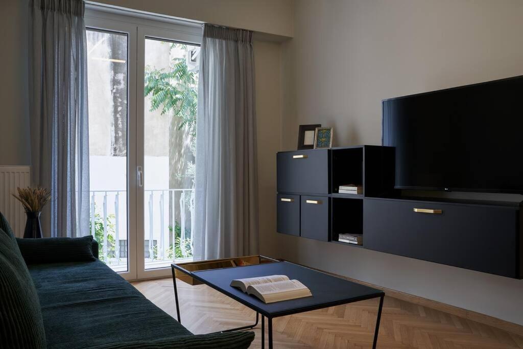 Apartamento Little Gem: Modern Urban Retreat Atenas Exterior foto