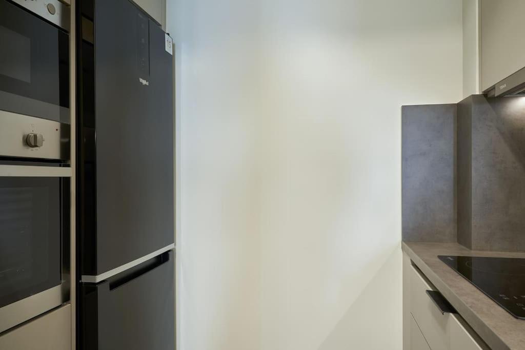 Apartamento Little Gem: Modern Urban Retreat Atenas Exterior foto