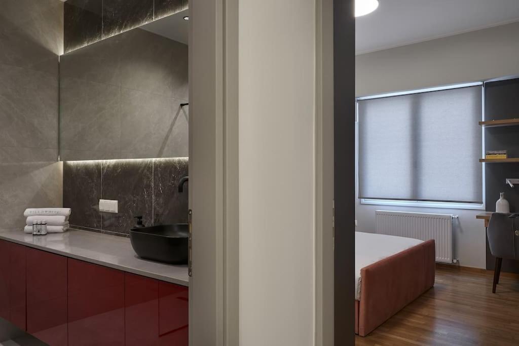 Apartamento Little Gem: Modern Urban Retreat Atenas Exterior foto